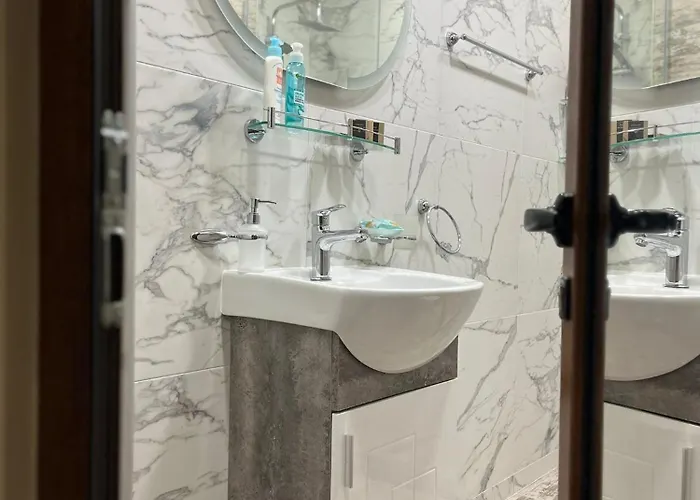 Snow White - Luxury With Free Bottle Of Wine 公寓 班斯科