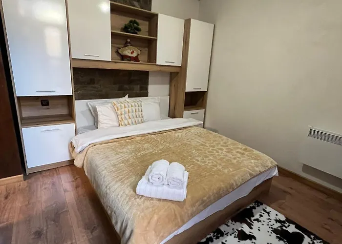 Snow White - Luxury With Free Bottle Of Wine * 班斯科